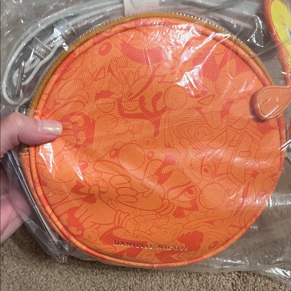 Danielle Nicole space Jam Bag with basketball net - Picture 3 of 5